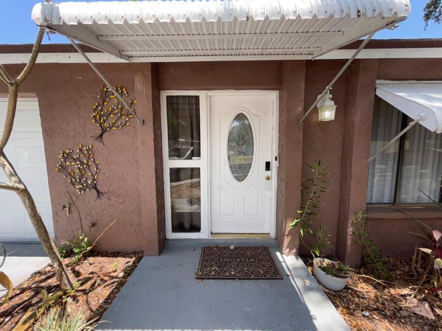 Lakeside Retreat - 3 Bedroom, 2 Bathroom House By The Lake Lakeland Exterior photo